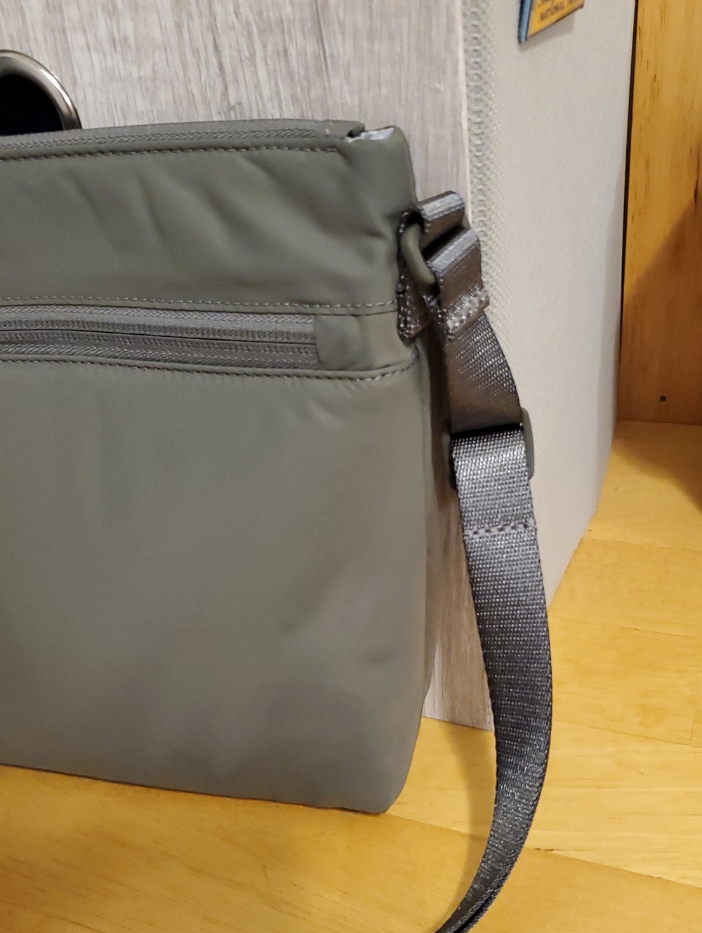 Lululemon Crossbody Bag from New Parent Backpack Set, 3L, Grey Sage Green - Picture 4 of 9
